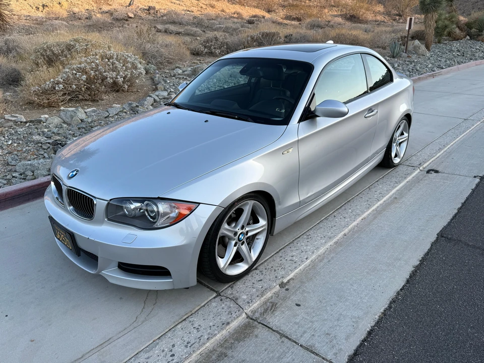 2009 BMW E82 135i & 135is - Image 11 of 31
