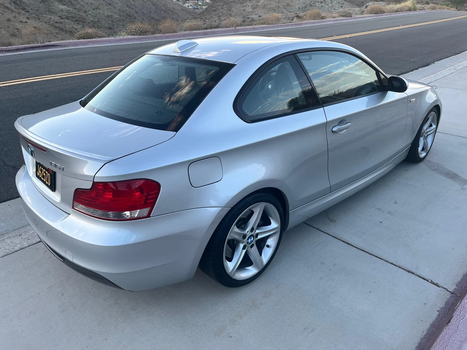 2009 BMW E82 135i & 135is - Image 22 of 31