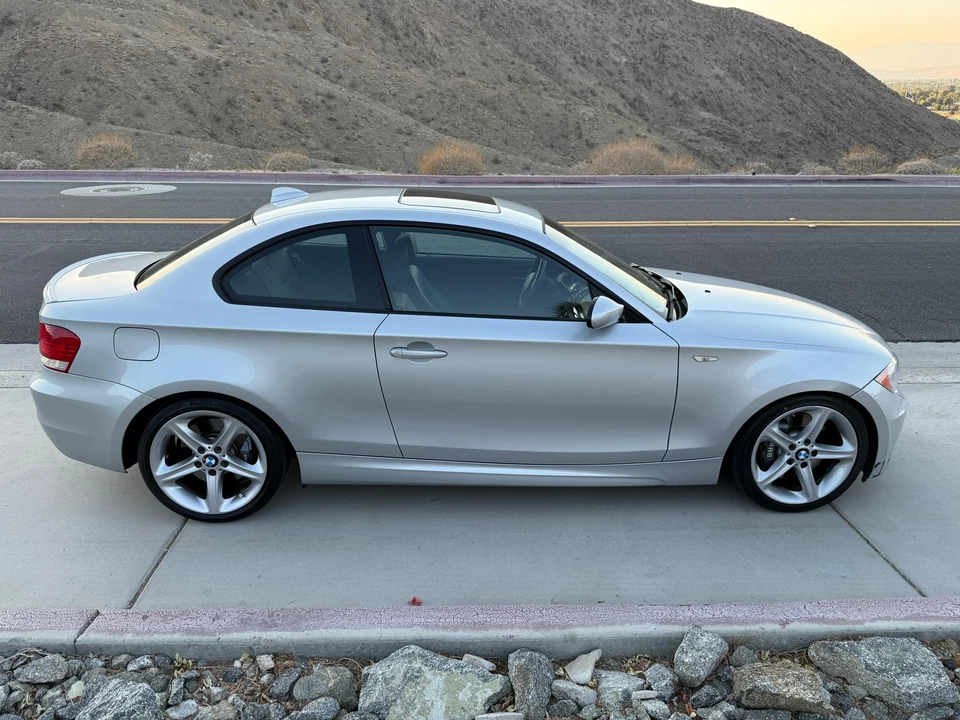2009 BMW E82 135i & 135is - Image 26 of 31