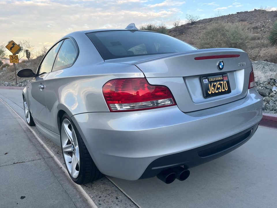 2009 BMW E82 135i & 135is - Image 16 of 31