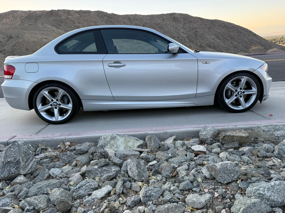 2009 BMW E82 135i & 135is - Image 28 of 31
