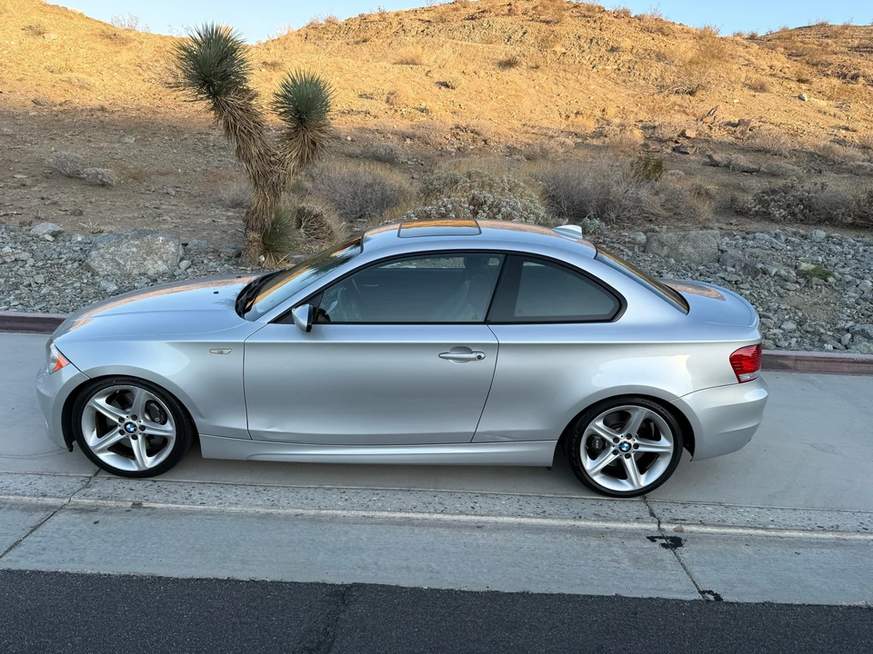 2009 BMW E82 135i & 135is - Image 13 of 31