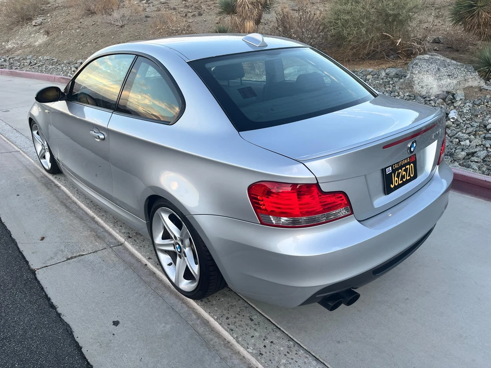 2009 BMW E82 135i & 135is - Image 14 of 31