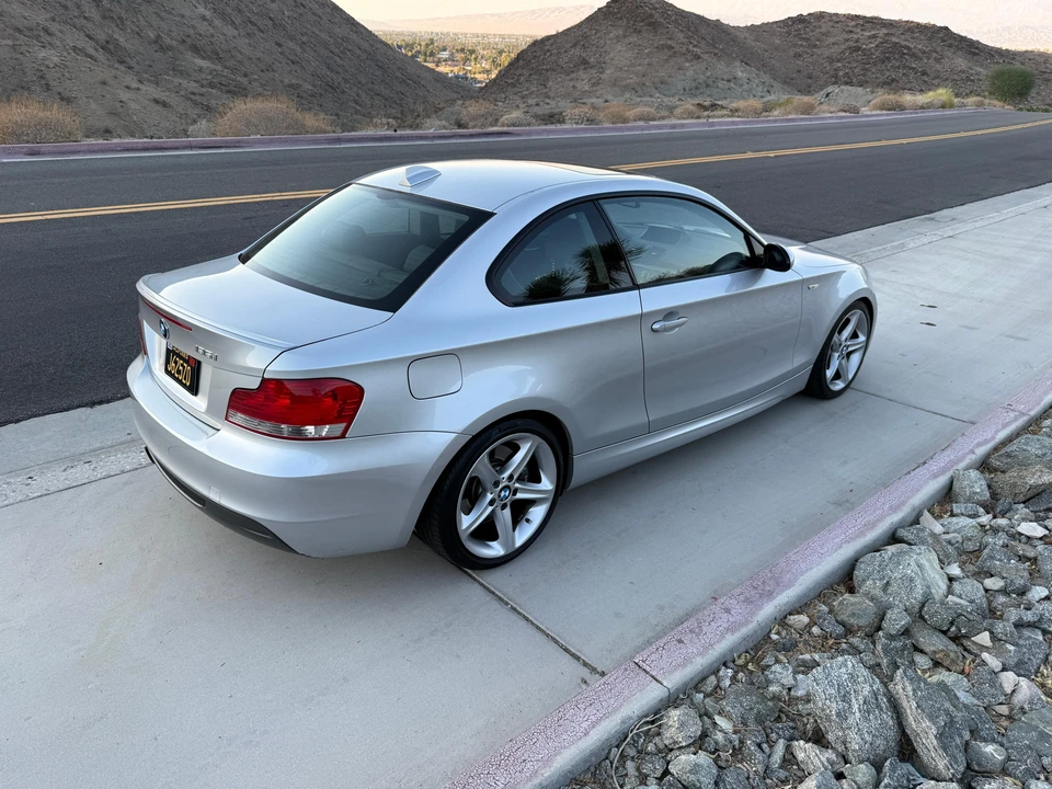 2009 BMW E82 135i & 135is - Image 23 of 31