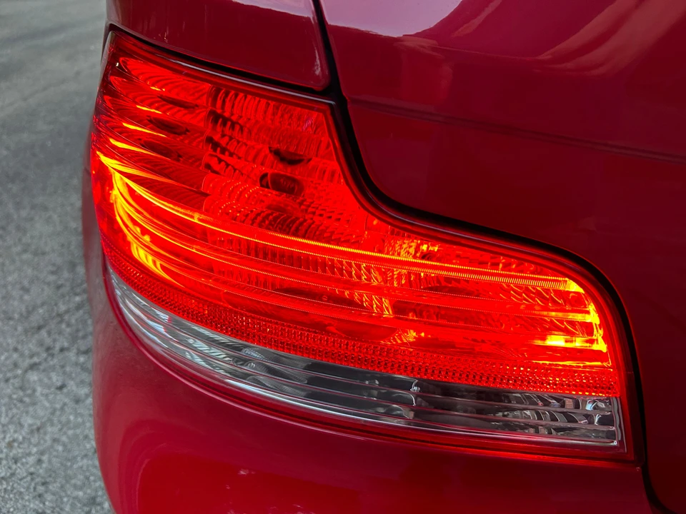 2009 BMW E82 135i & 135is - Image 28 of 31