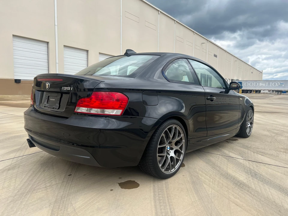 2009 BMW E82 135i & 135is - Image 14 of 31