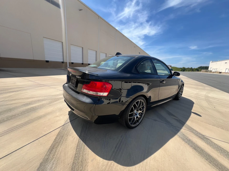 2009 BMW E82 135i & 135is - Image 13 of 31