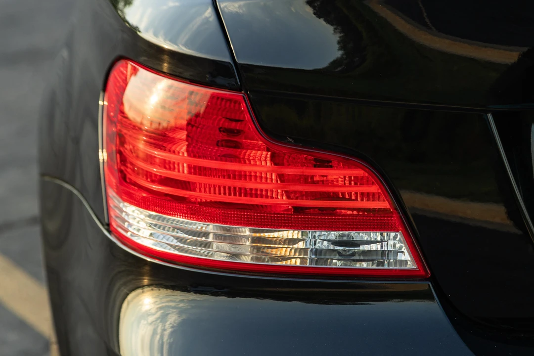 2009 BMW E82 135i & 135is - Image 28 of 31