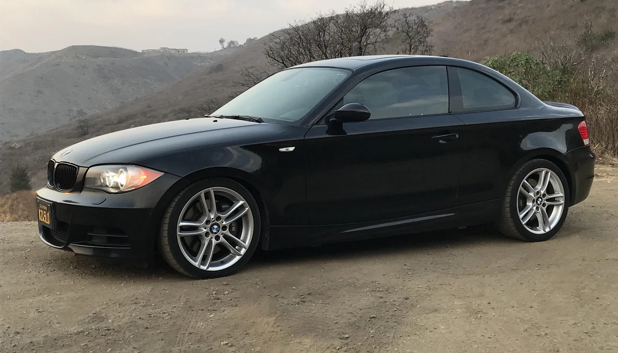 2009 BMW E82 135i & 135is - Image 17 of 31