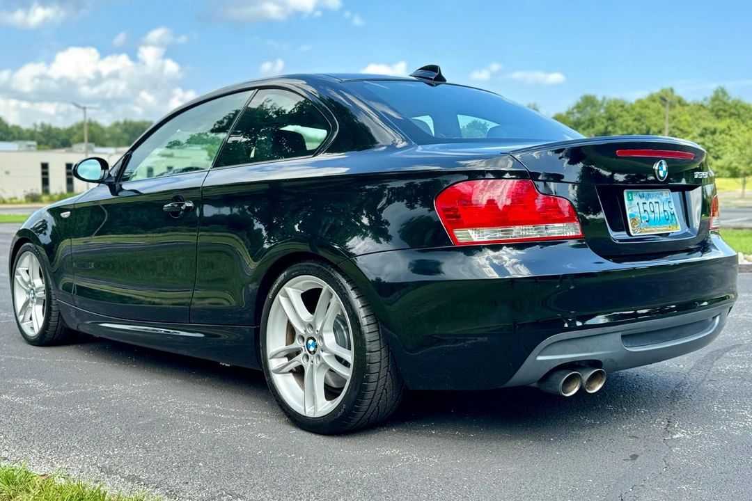 2009 BMW E82 135i & 135is - Image 4 of 31