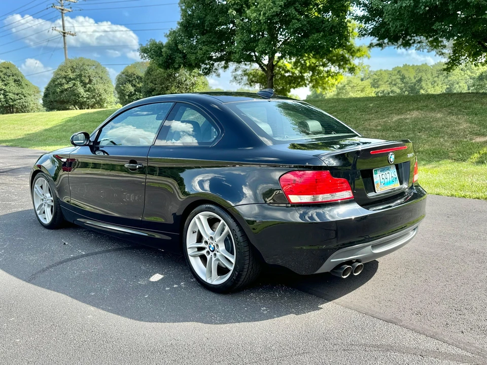 2009 BMW E82 135i & 135is - Image 13 of 31