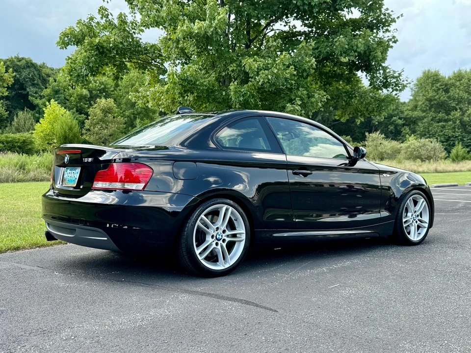 2009 BMW E82 135i & 135is - Image 19 of 31