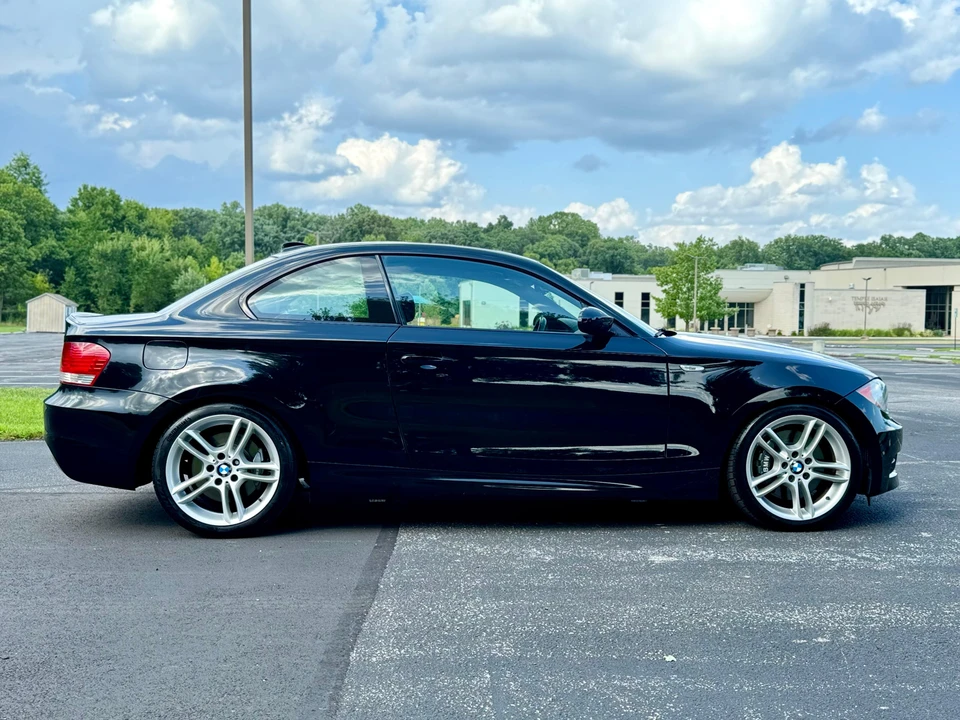 2009 BMW E82 135i & 135is - Image 21 of 31