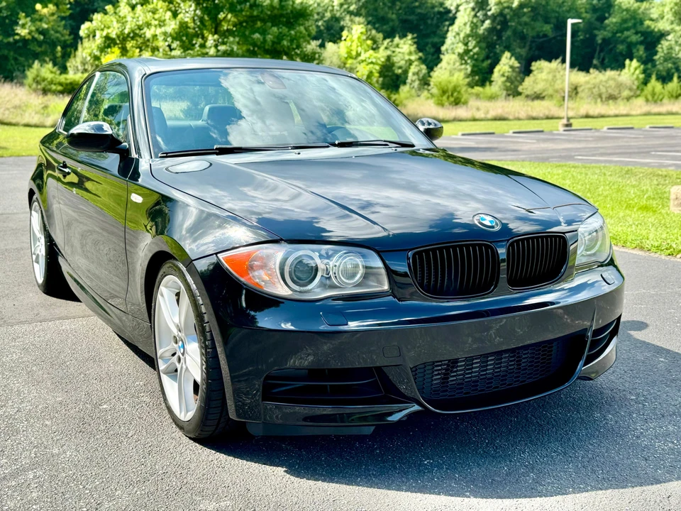 2009 BMW E82 135i & 135is - Image 28 of 31