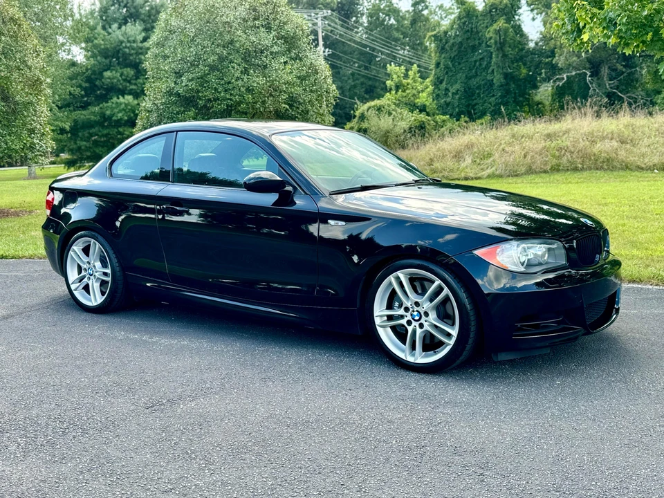 2009 BMW E82 135i & 135is - Image 24 of 31