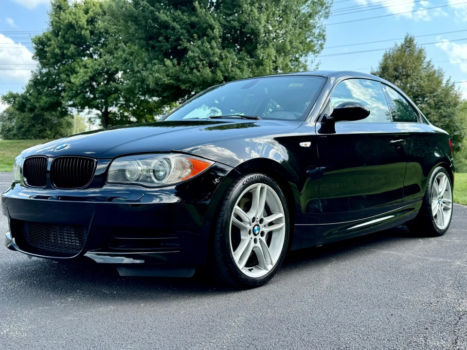 2009 BMW E82 135i & 135is - Image 9 of 31
