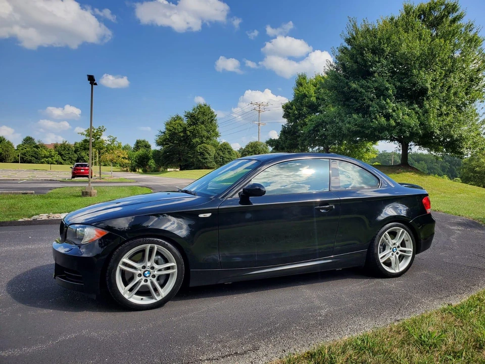 2009 BMW E82 135i & 135is - Image 11 of 31