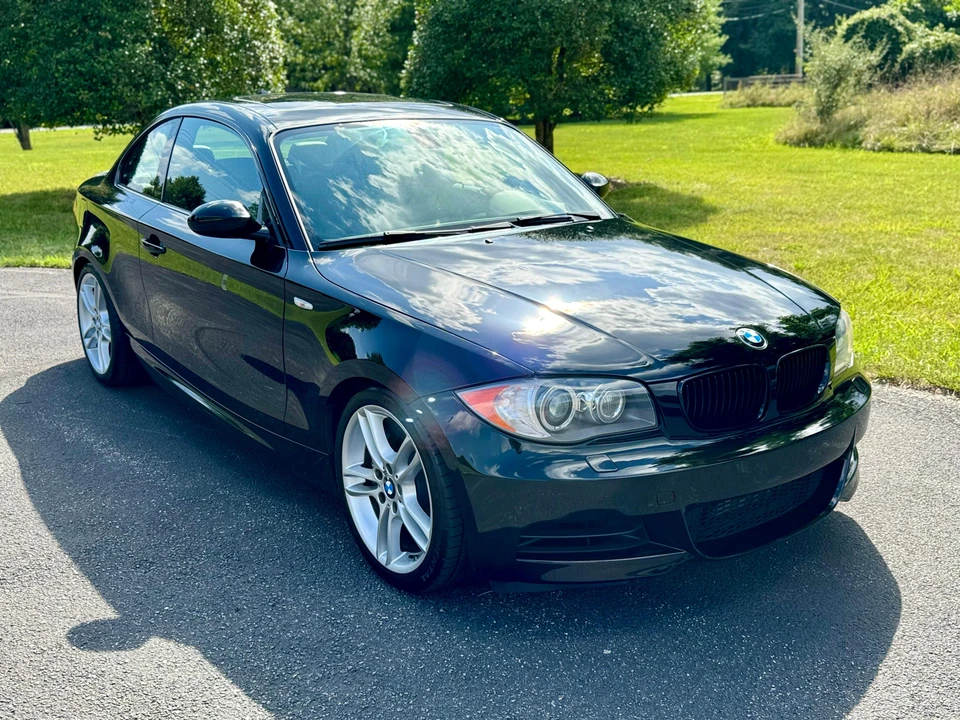 2009 BMW E82 135i & 135is - Image 27 of 31