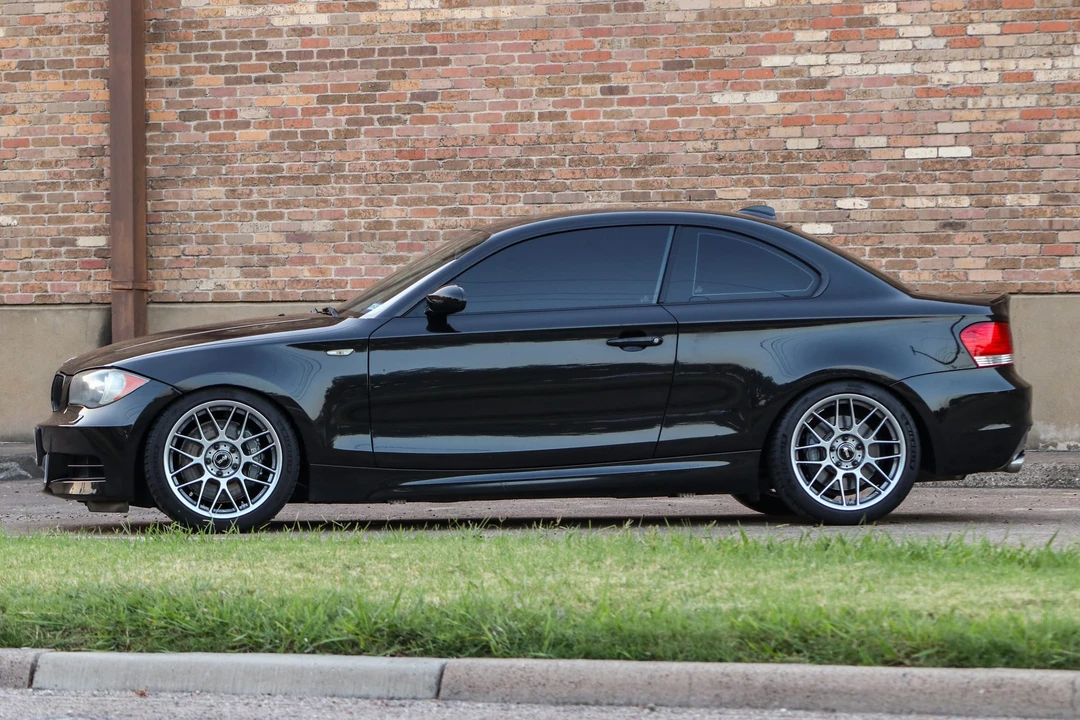 2009 BMW E82 135i & 135is - Image 4 of 31