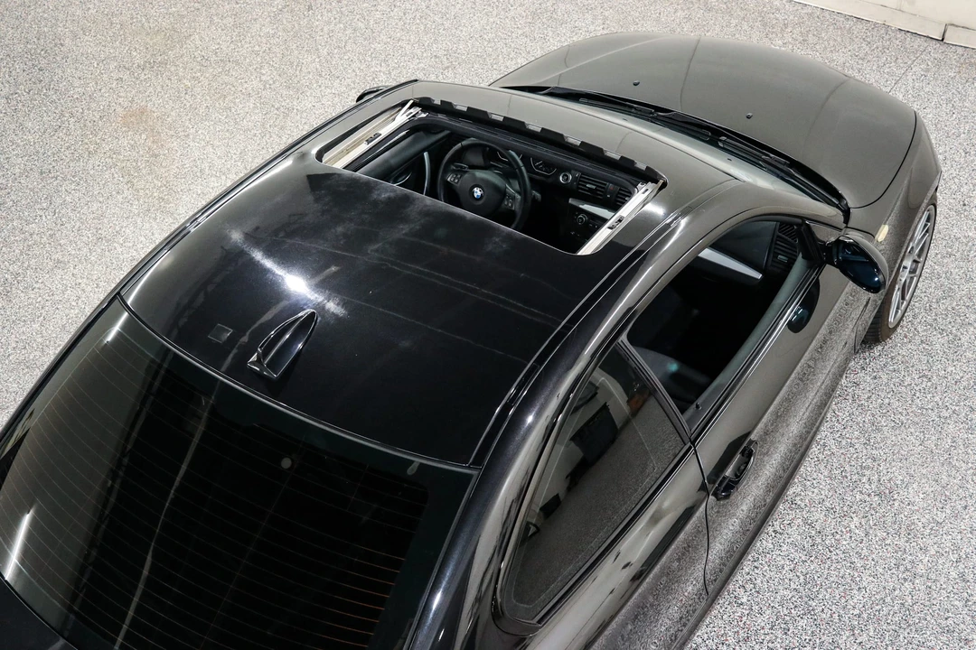 2009 BMW E82 135i & 135is - Image 29 of 31