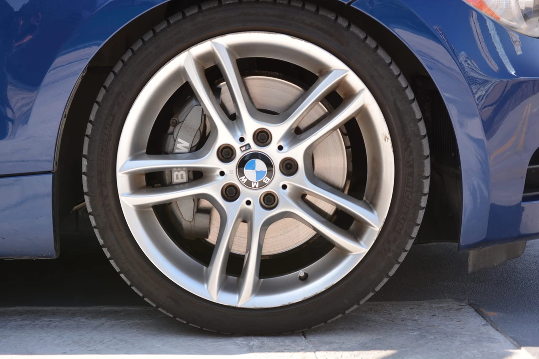 2009 BMW E82 135i & 135is - Image 22 of 31
