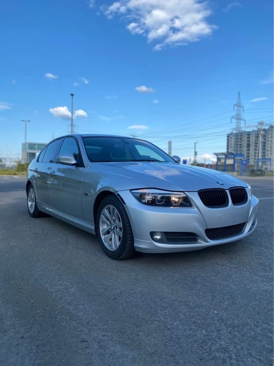 2009 BMW E90 3 Series Sedan - Image 2 of 14