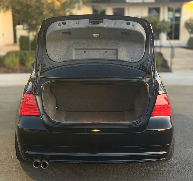 2009 BMW E90 3 Series Sedan - Image 12 of 22