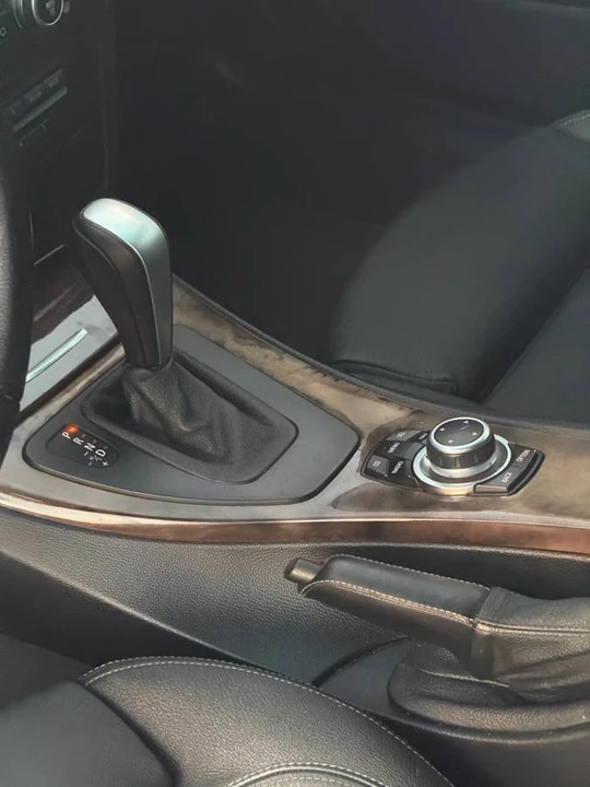 2009 BMW E90 3 Series Sedan - Image 18 of 22