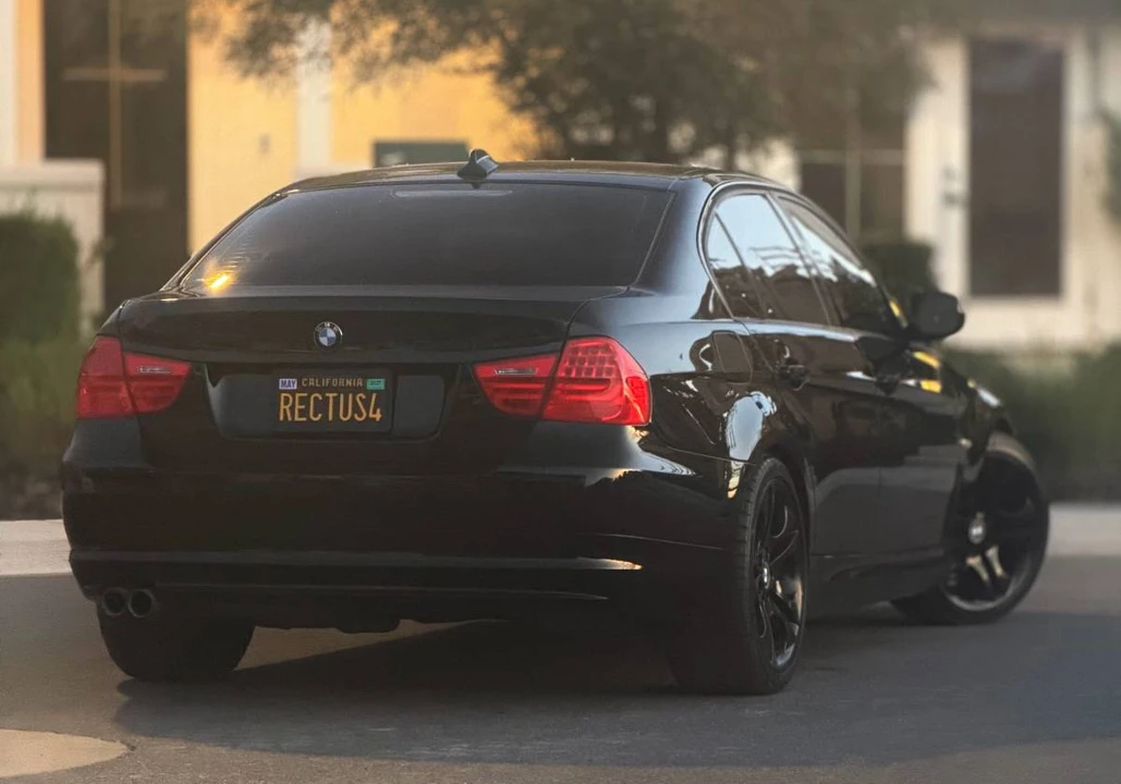 2009 BMW E90 3 Series Sedan - Image 11 of 22