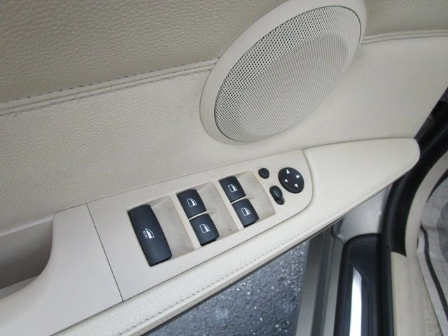 2009 BMW E90 3 Series Sedan - Image 14 of 19