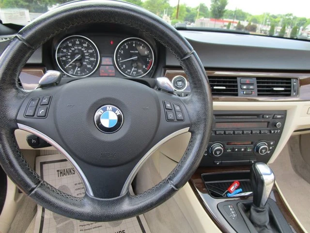 2009 BMW E90 3 Series Sedan - Image 16 of 19