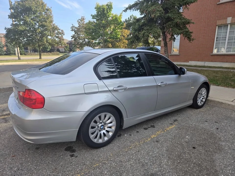 2009 BMW E90 3 Series Sedan - Image 2 of 4