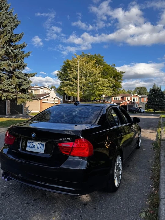 2009 BMW E90 3 Series Sedan - Image 2 of 5