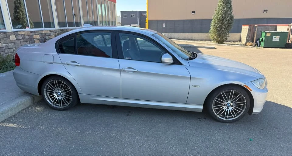 2009 BMW E90 3 Series Sedan - Image 3 of 7