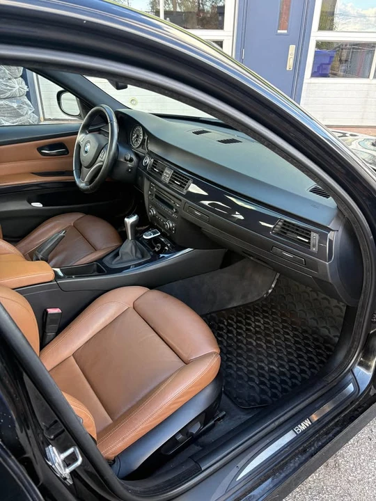 2009 BMW E90 3 Series Sedan - Image 10 of 11