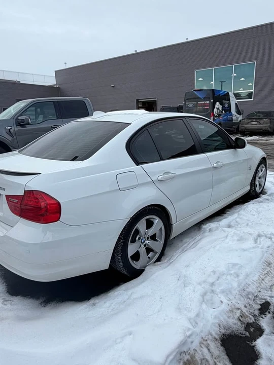 2009 BMW E90 3 Series Sedan - Image 3 of 11