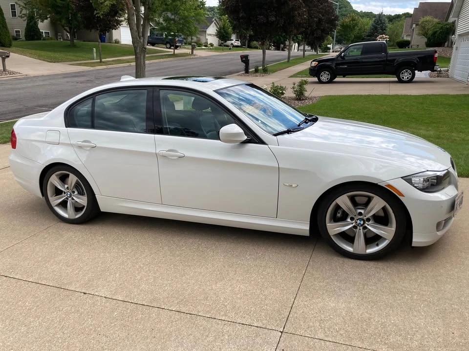 2009 BMW E90 3 Series Sedan - Image 4 of 9