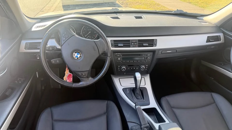 2009 BMW E90 3 Series Sedan - Image 9 of 15