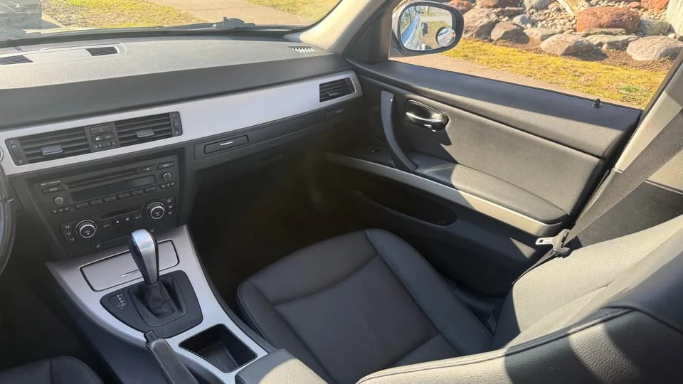 2009 BMW E90 3 Series Sedan - Image 10 of 15