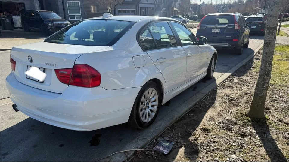 2009 BMW E90 3 Series Sedan - Image 5 of 15
