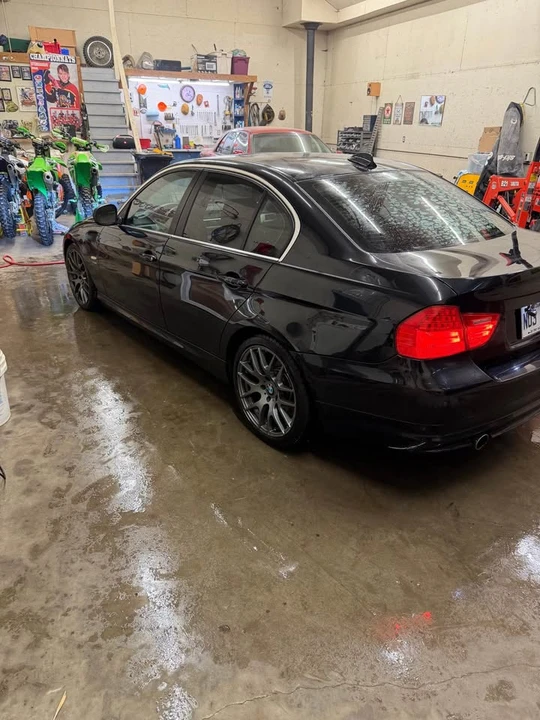 2009 BMW E90 3 Series Sedan - Image 6 of 9