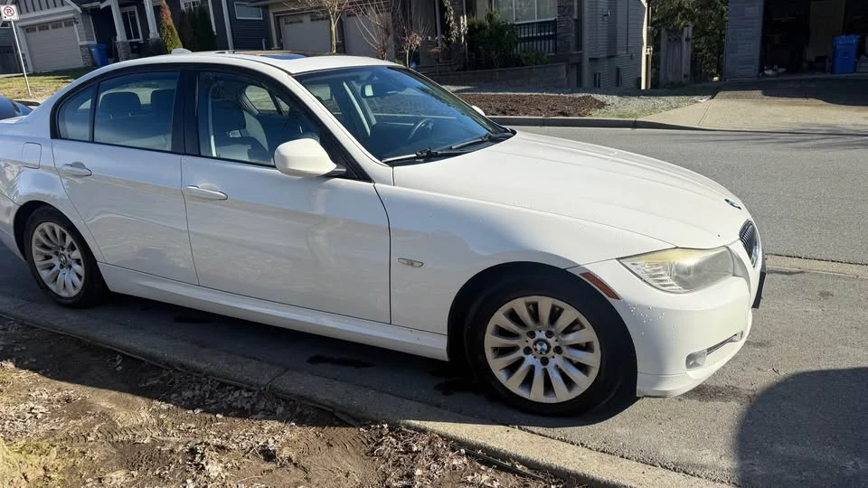 2009 BMW E90 3 Series Sedan - Image 6 of 15