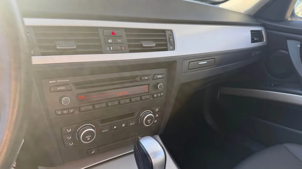2009 BMW E90 3 Series Sedan - Image 12 of 15