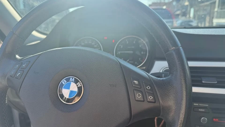 2009 BMW E90 3 Series Sedan - Image 11 of 15