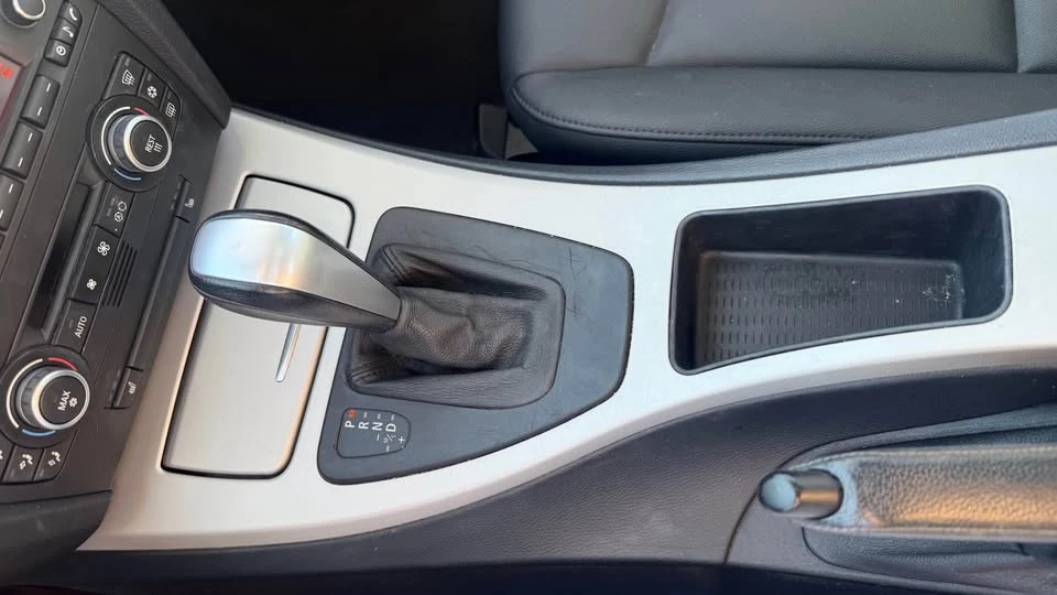 2009 BMW E90 3 Series Sedan - Image 13 of 15