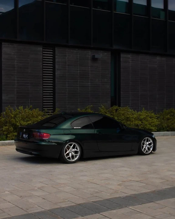 2009 BMW E90 3 Series Sedan - Image 5 of 16