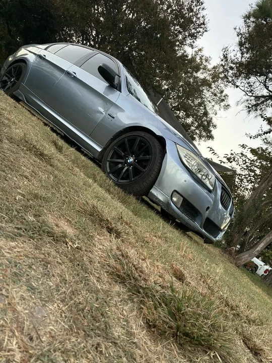 2009 BMW E90 3 Series Sedan - Image 7 of 13