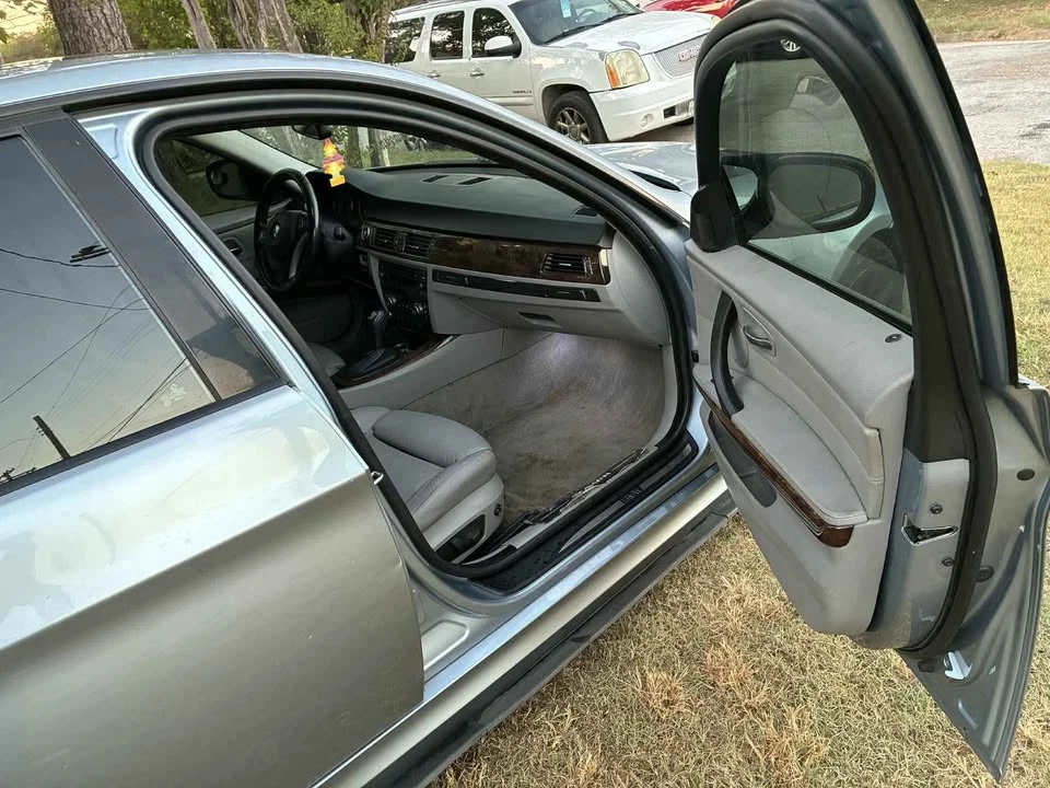 2009 BMW E90 3 Series Sedan - Image 12 of 13