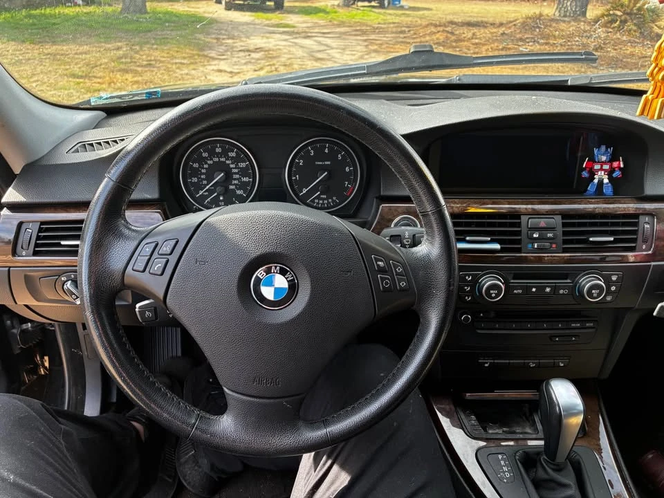 2009 BMW E90 3 Series Sedan - Image 2 of 8