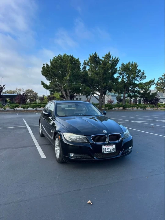2009 BMW E90 3 Series Sedan - Image 3 of 11